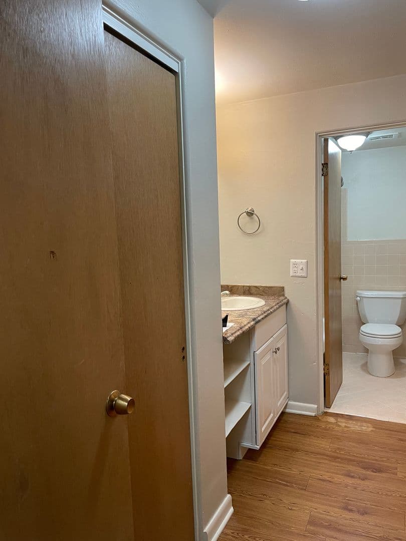 2155 S Josephine St 5 of 20