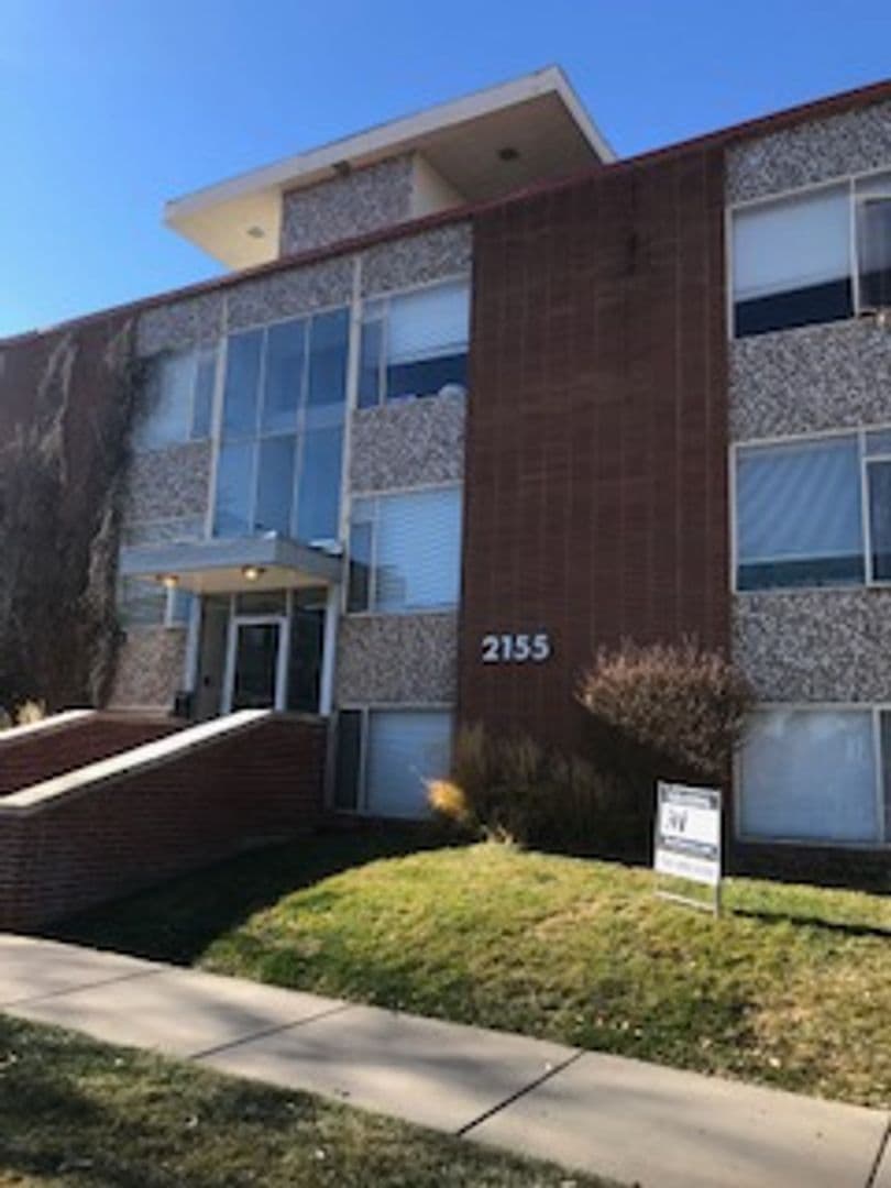 2155 S Josephine St 4 of 8