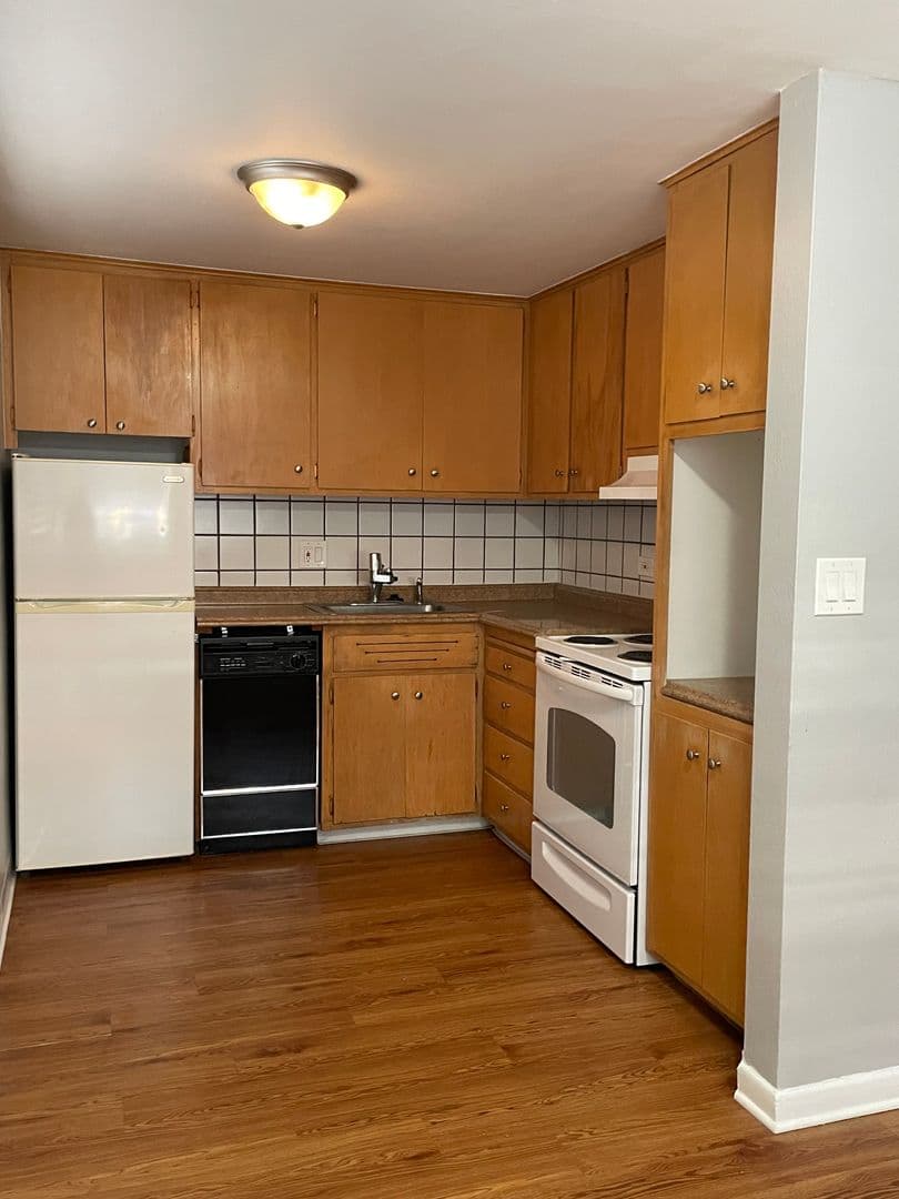 2155 S Josephine St 13 of 20
