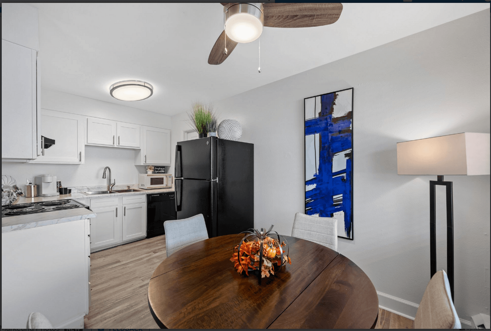Phoenix Apartments. 4 of 8