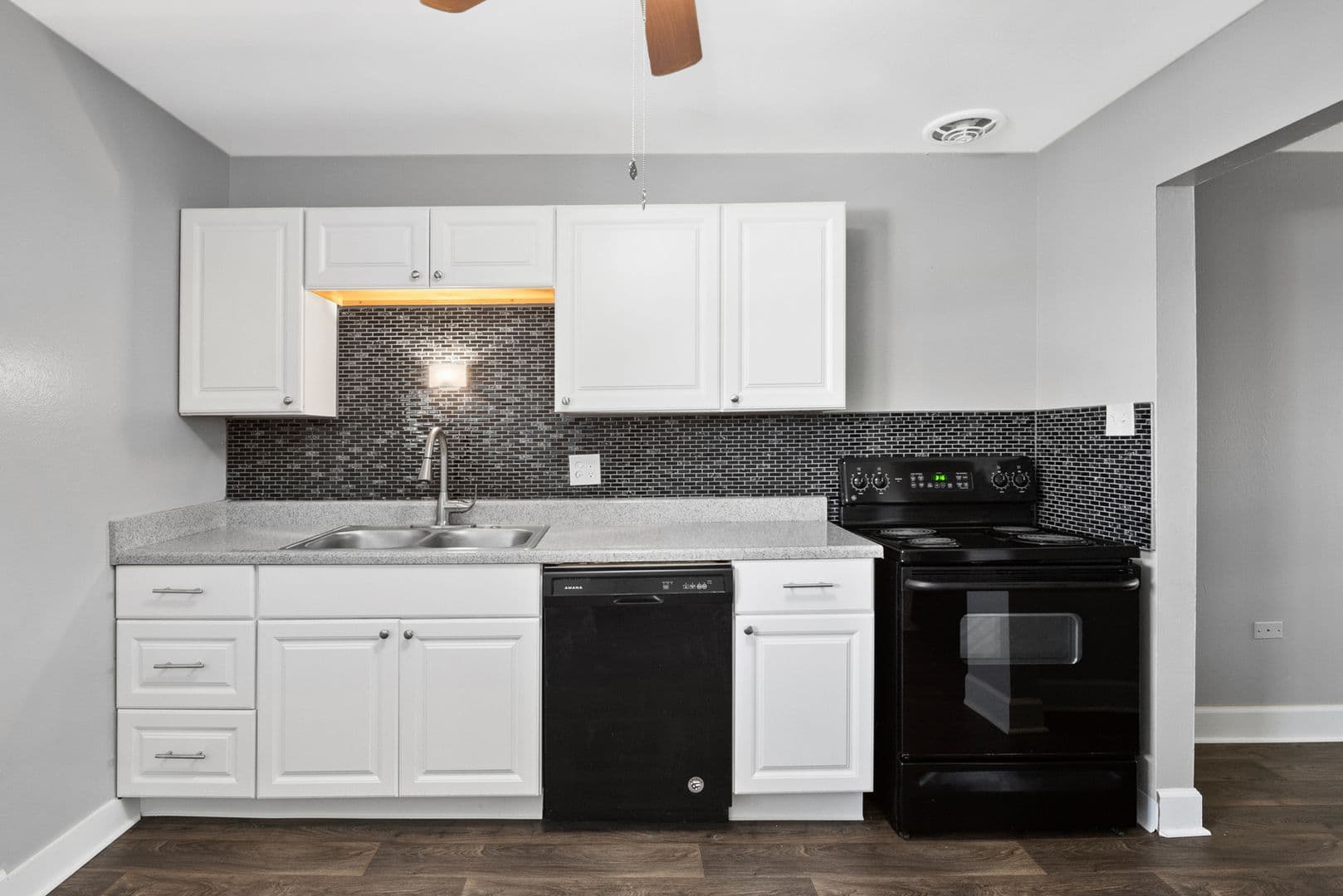 Brentwood Apartments 9 of 9