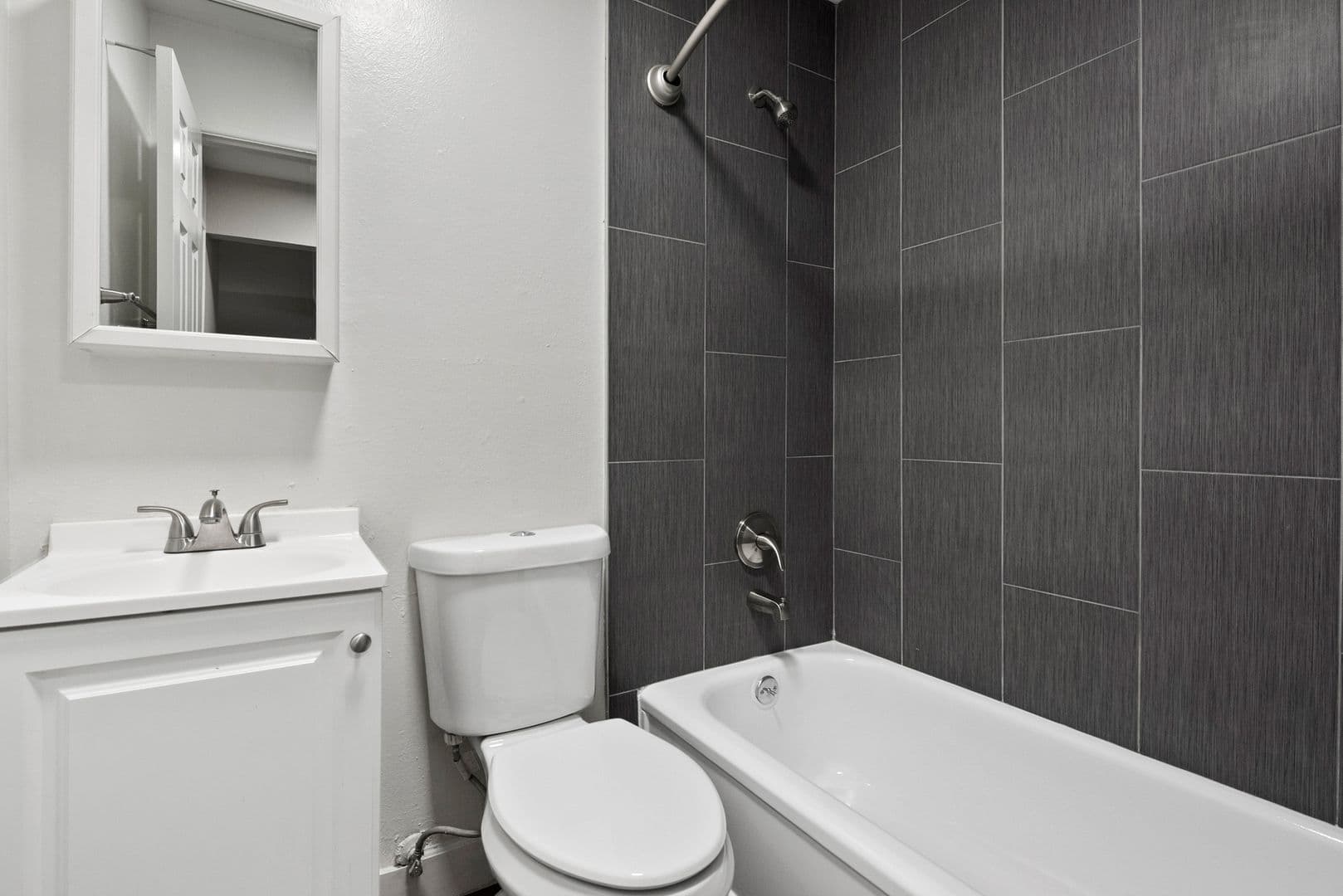 Brentwood Apartments 6 of 9