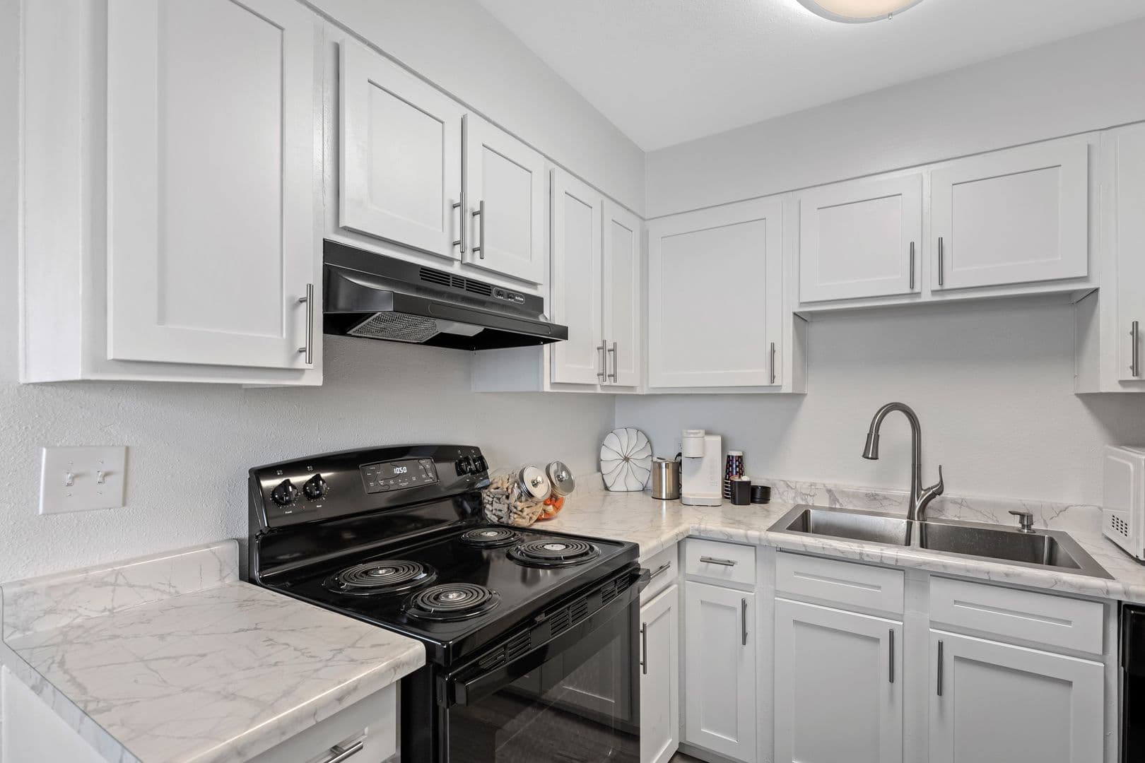 Phoenix Apartments. 5 of 8