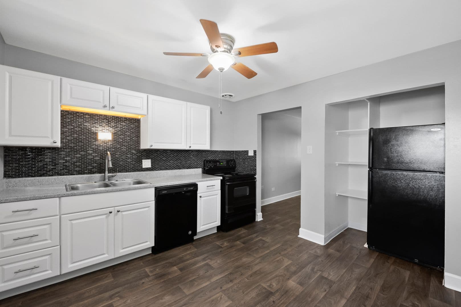 Brentwood Apartments 8 of 9