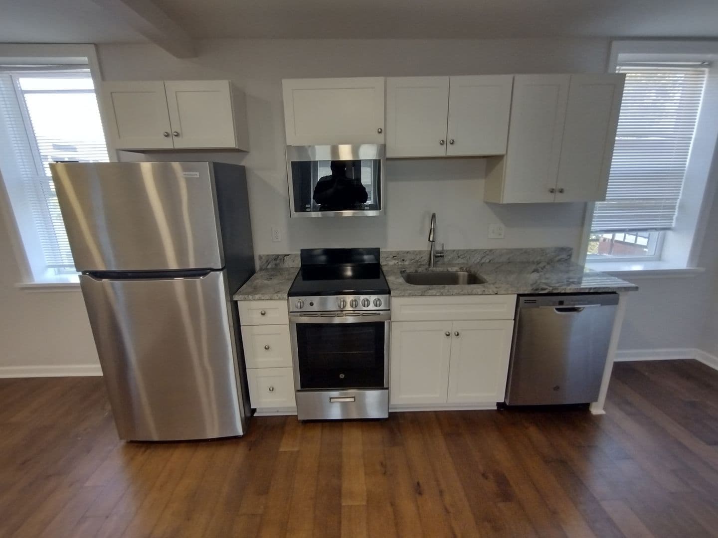 South Oakland 3 Bedroom 2 of 7