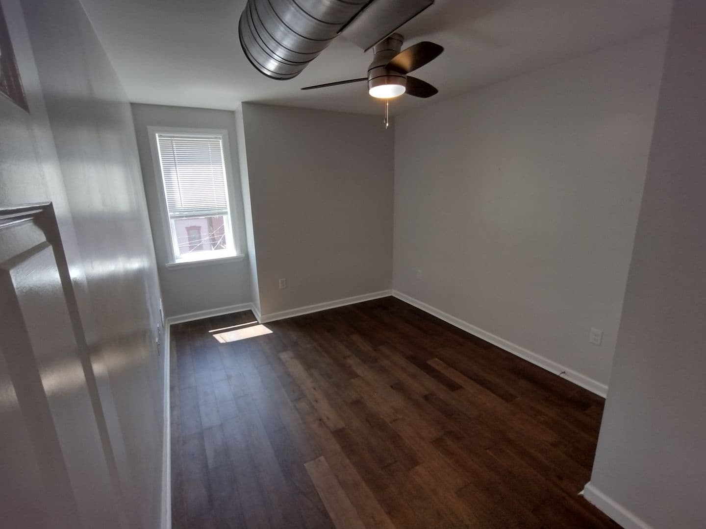 South Oakland 3 Bedroom 4 of 7
