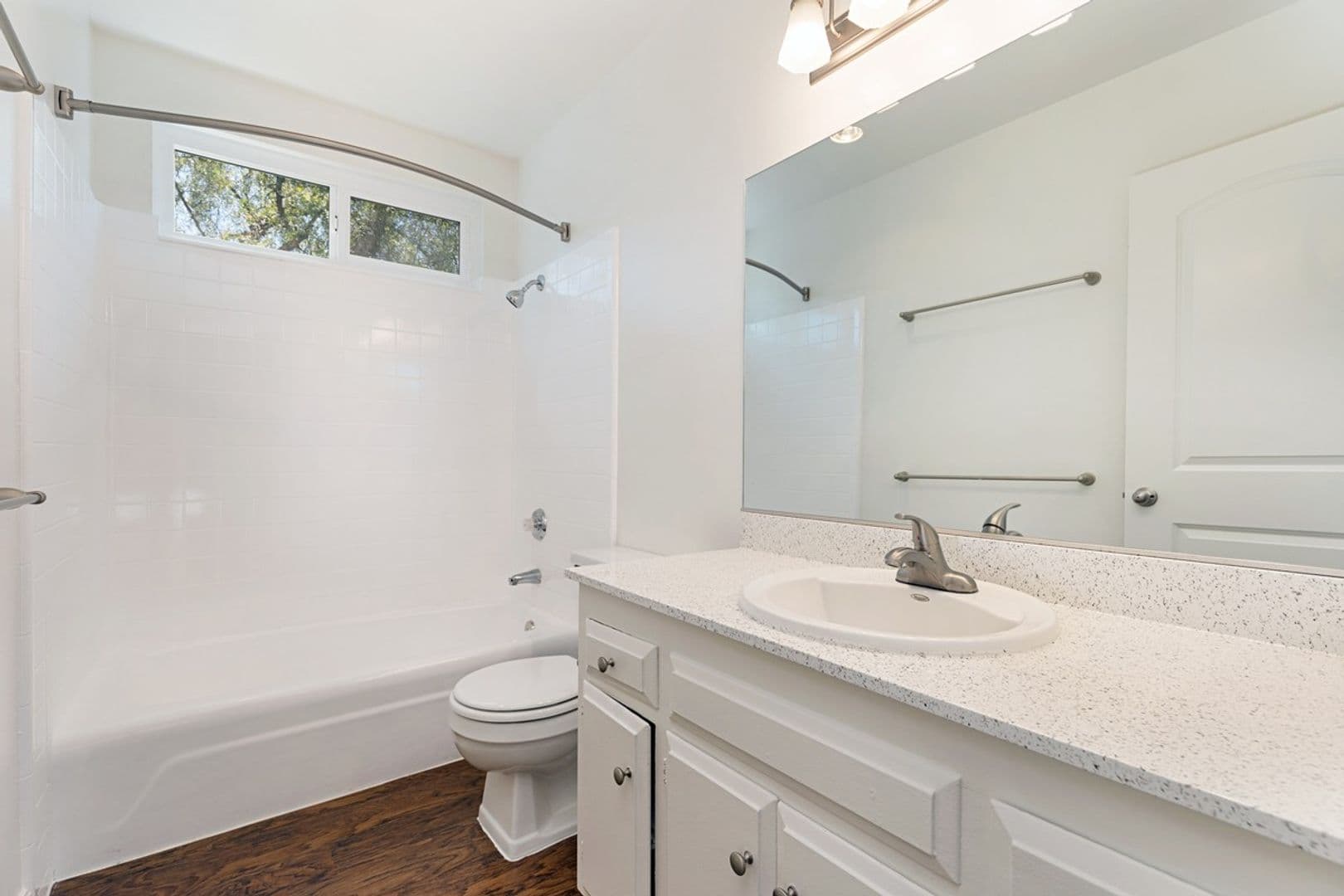 Mission Plaza Apartment Homes 16 of 23