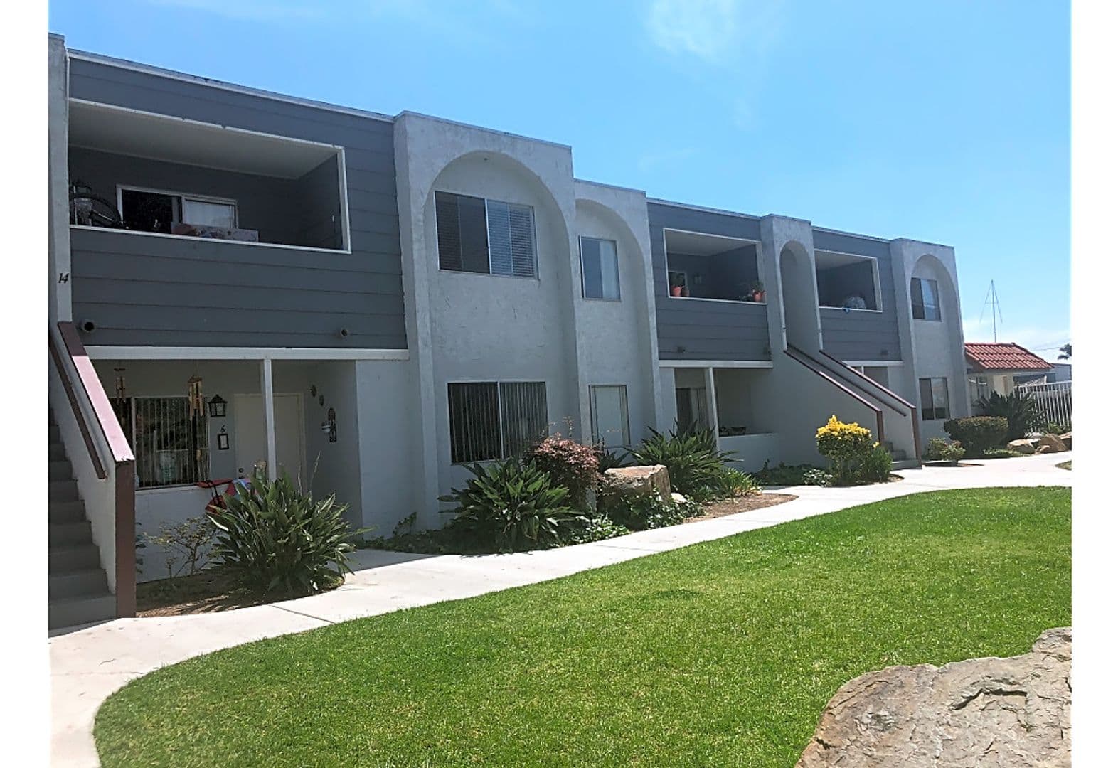 Oakleaf Apartments 1 of 11