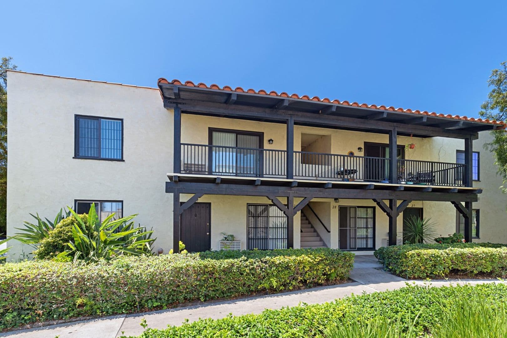 Mission Plaza Apartment Homes 1 of 23