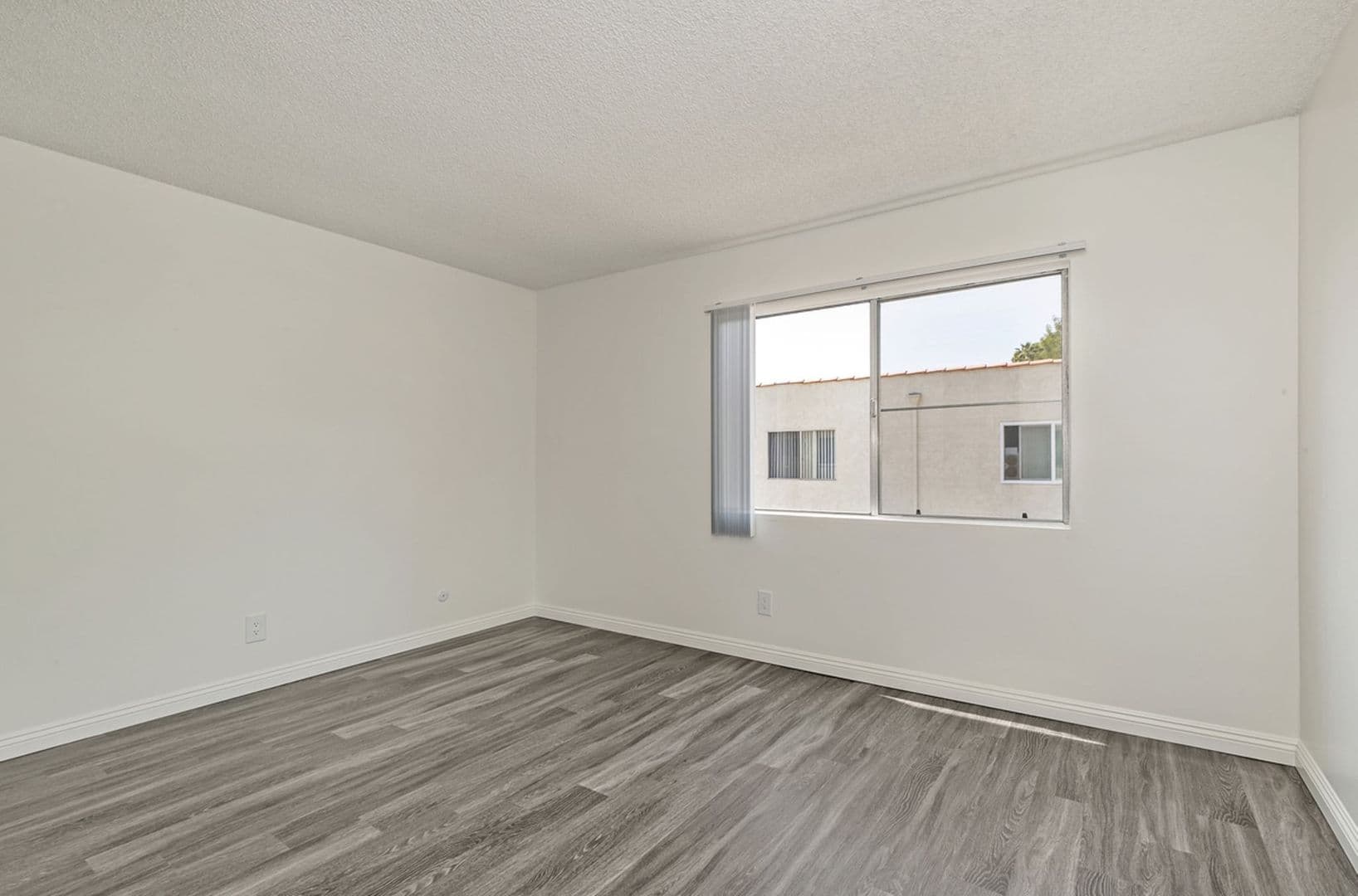 Mission Plaza Apartment Homes 20 of 22