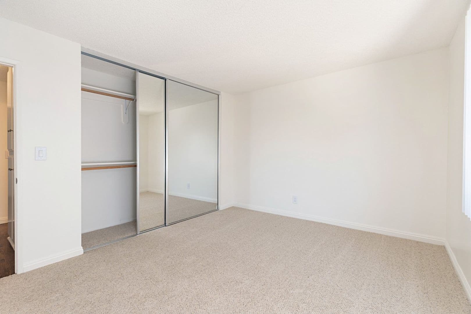 Mission Plaza Apartment Homes 13 of 23