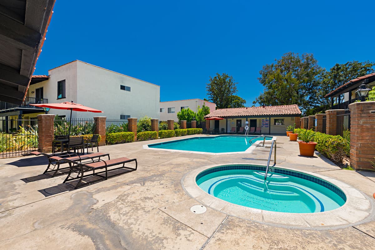 Mission Plaza Apartment Homes 8 of 8