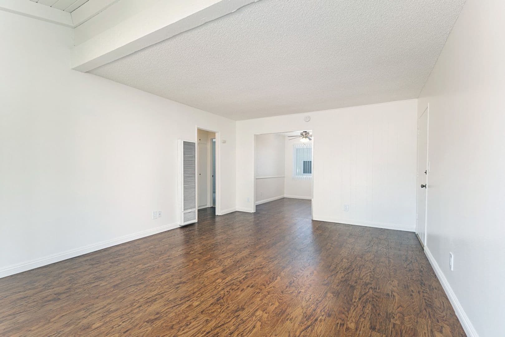 Mission Plaza Apartment Homes 8 of 23