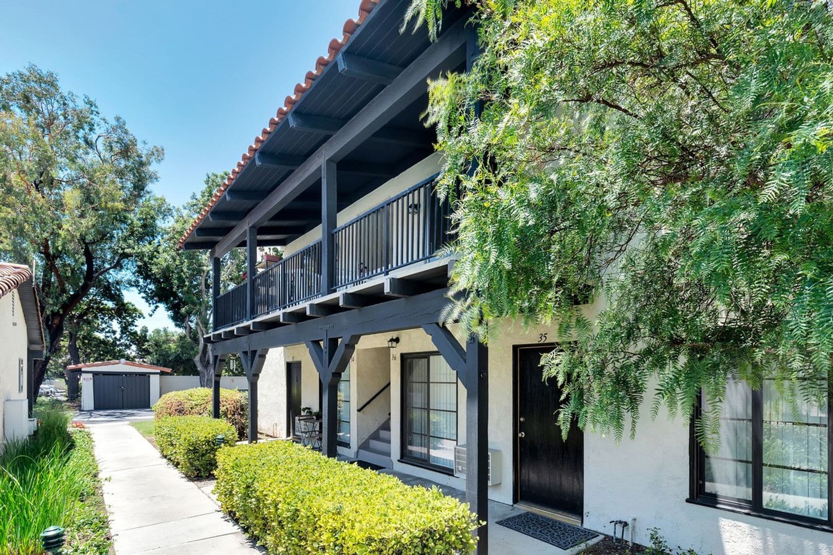 Mission Plaza Apartment Homes 3 of 8