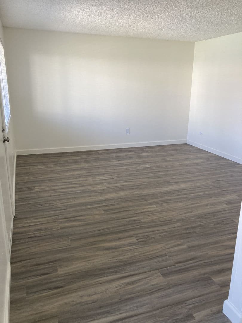 Oakleaf Apartments 5 of 11