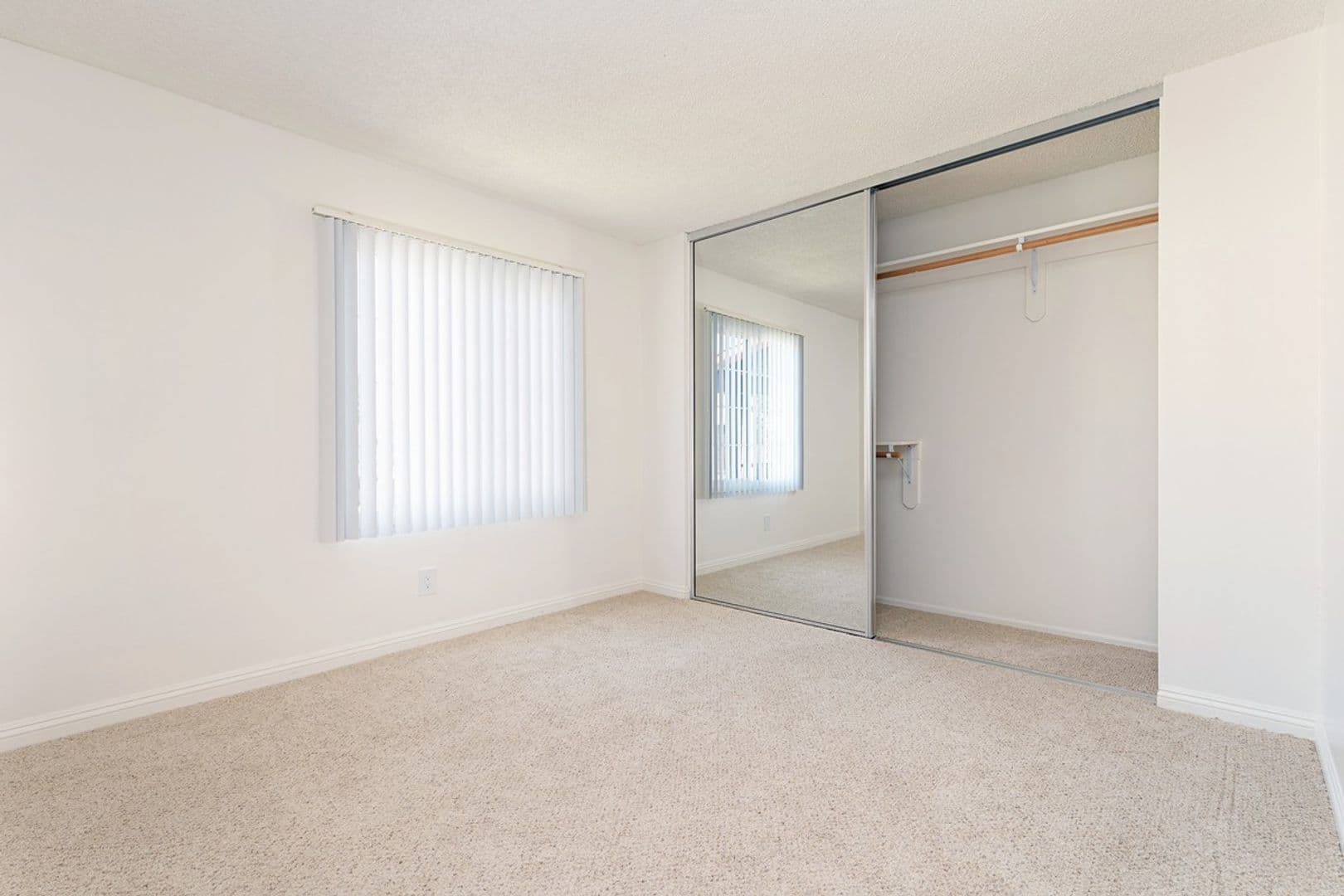 Mission Plaza Apartment Homes 15 of 23