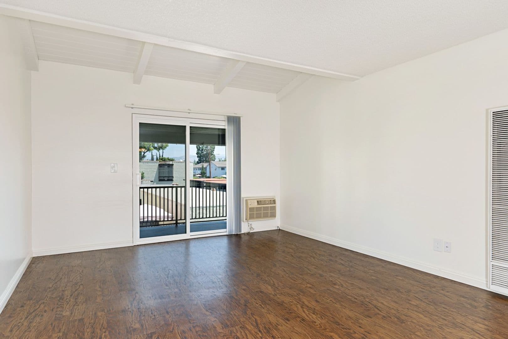 Mission Plaza Apartment Homes 18 of 23