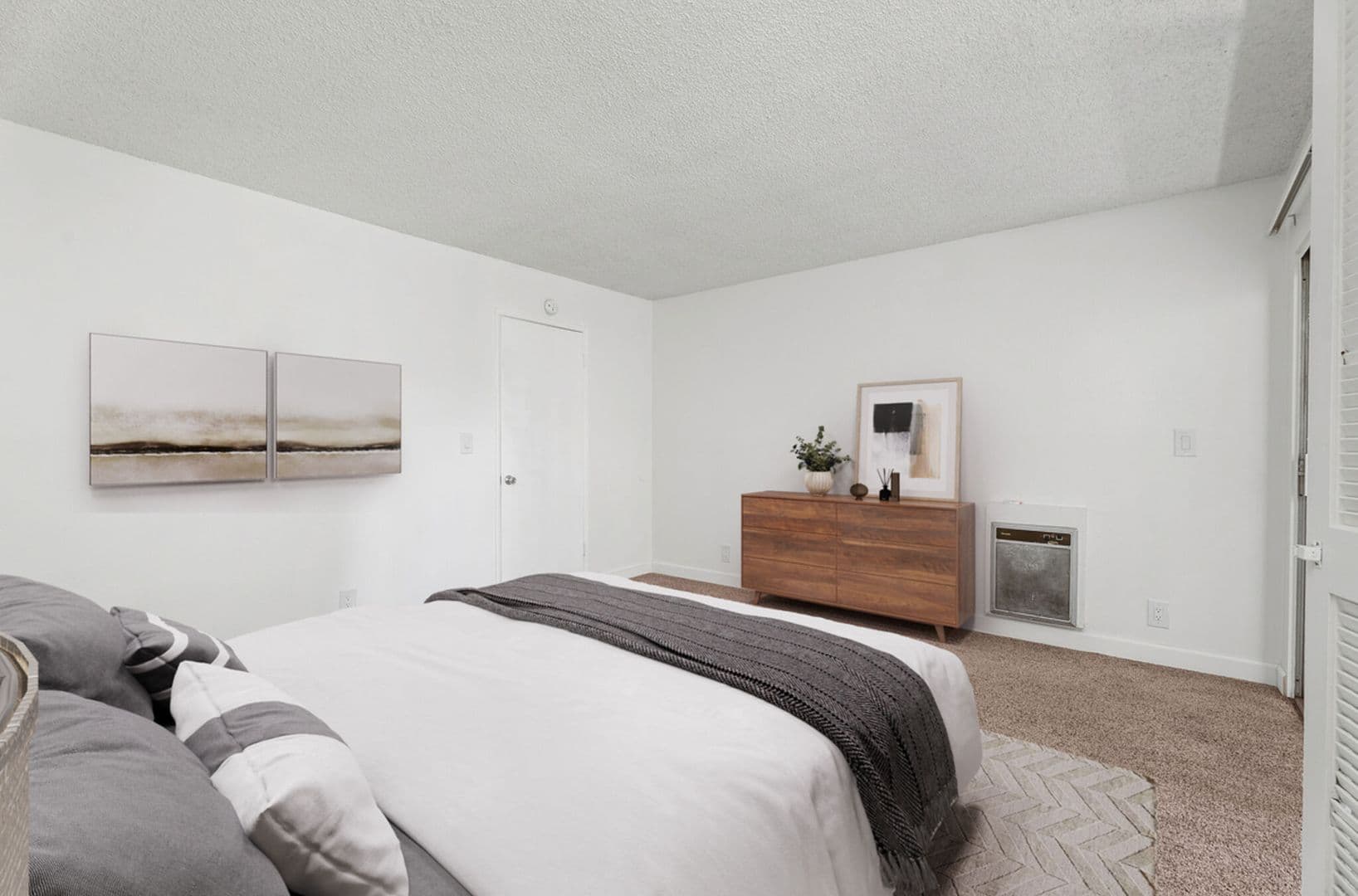 Brookstone Apartments 4 of 6