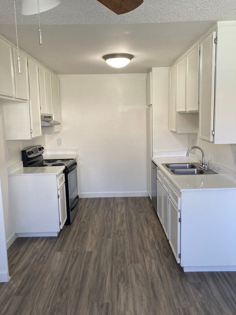 Oakleaf Apartments 7 of 11