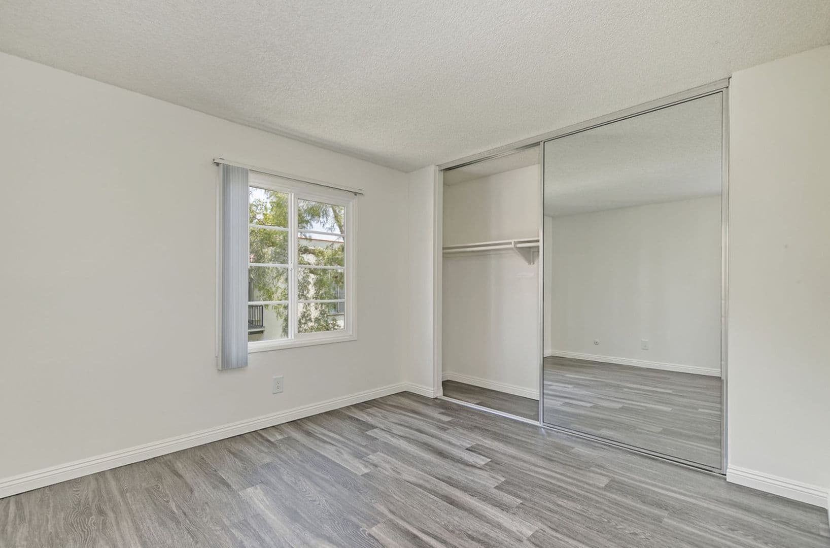 Mission Plaza Apartment Homes 14 of 22
