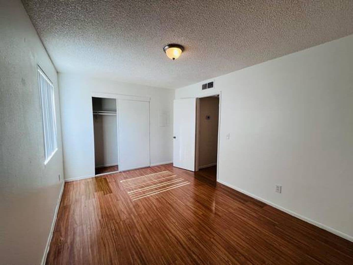 Kelso Vista Apartments 6 of 7