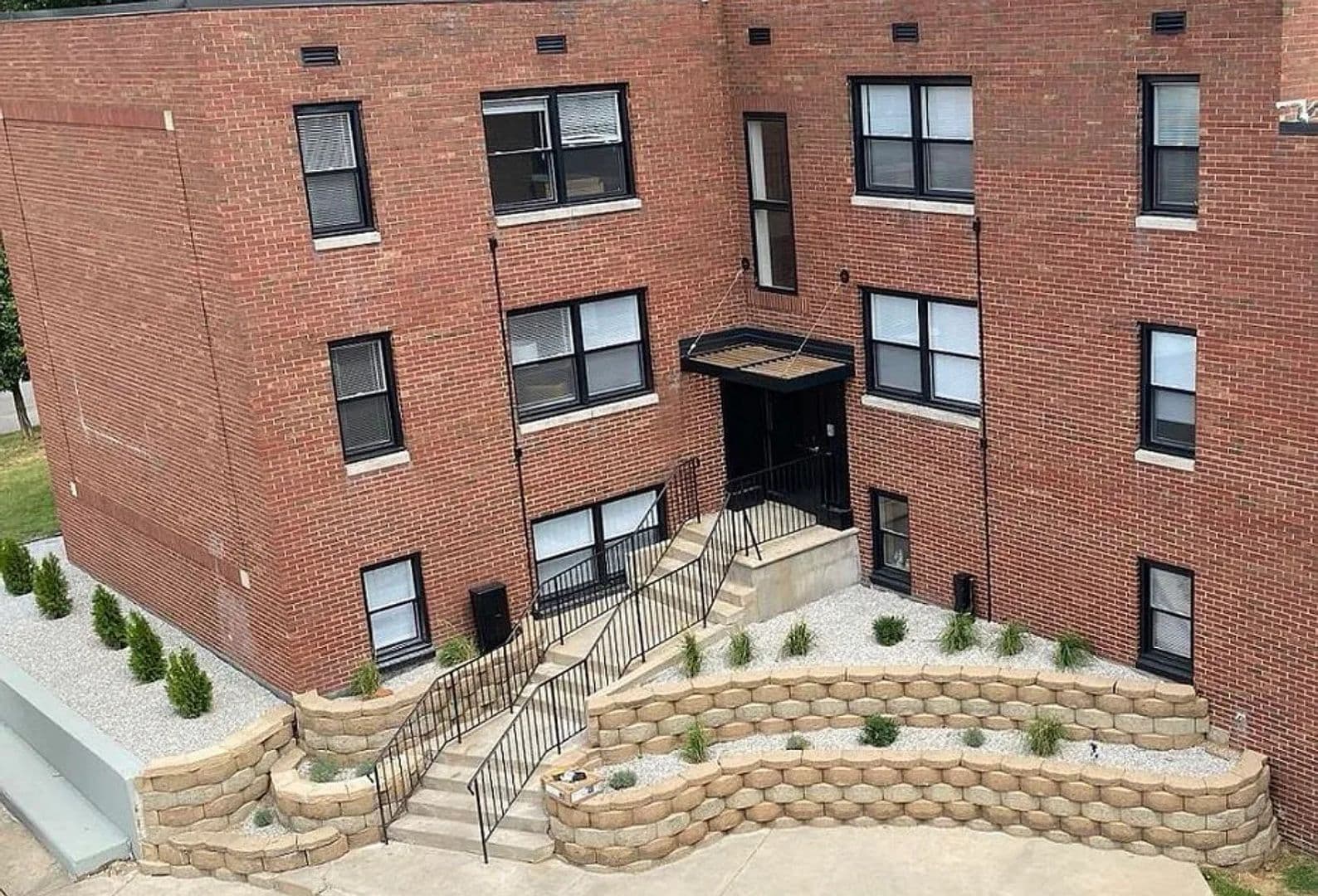 124 North Eddy St 2 of 8
