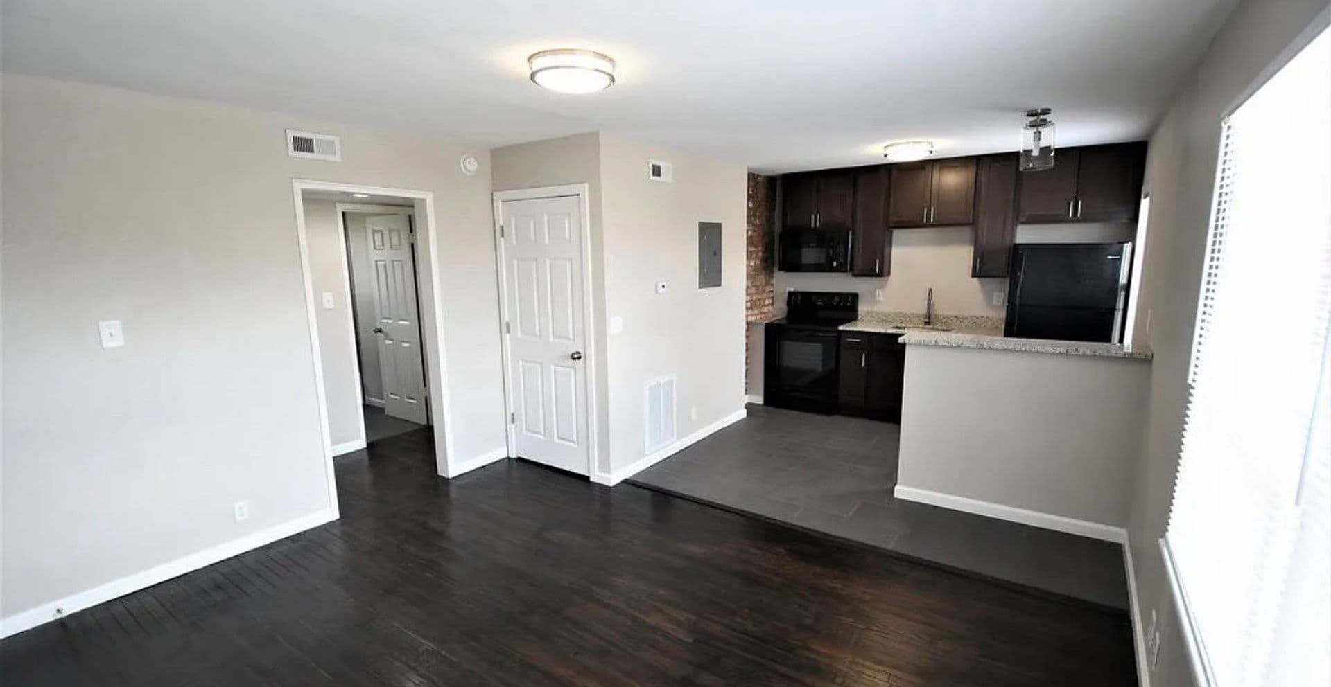 124 North Eddy St 4 of 5