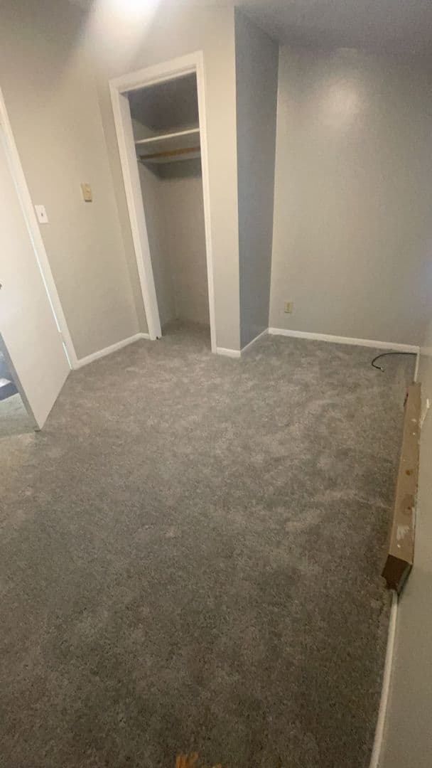 111 1/2 S Dicks St - Your Ball State Home Awaits! Cozy 2-Bedroom Duplex Near Campus 3 of 9