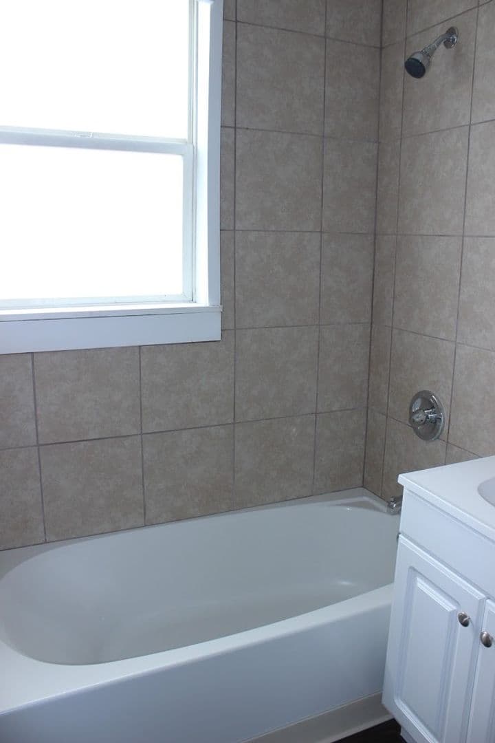 3 bed 1 bath near Campus - Immediate move in 7 of 15
