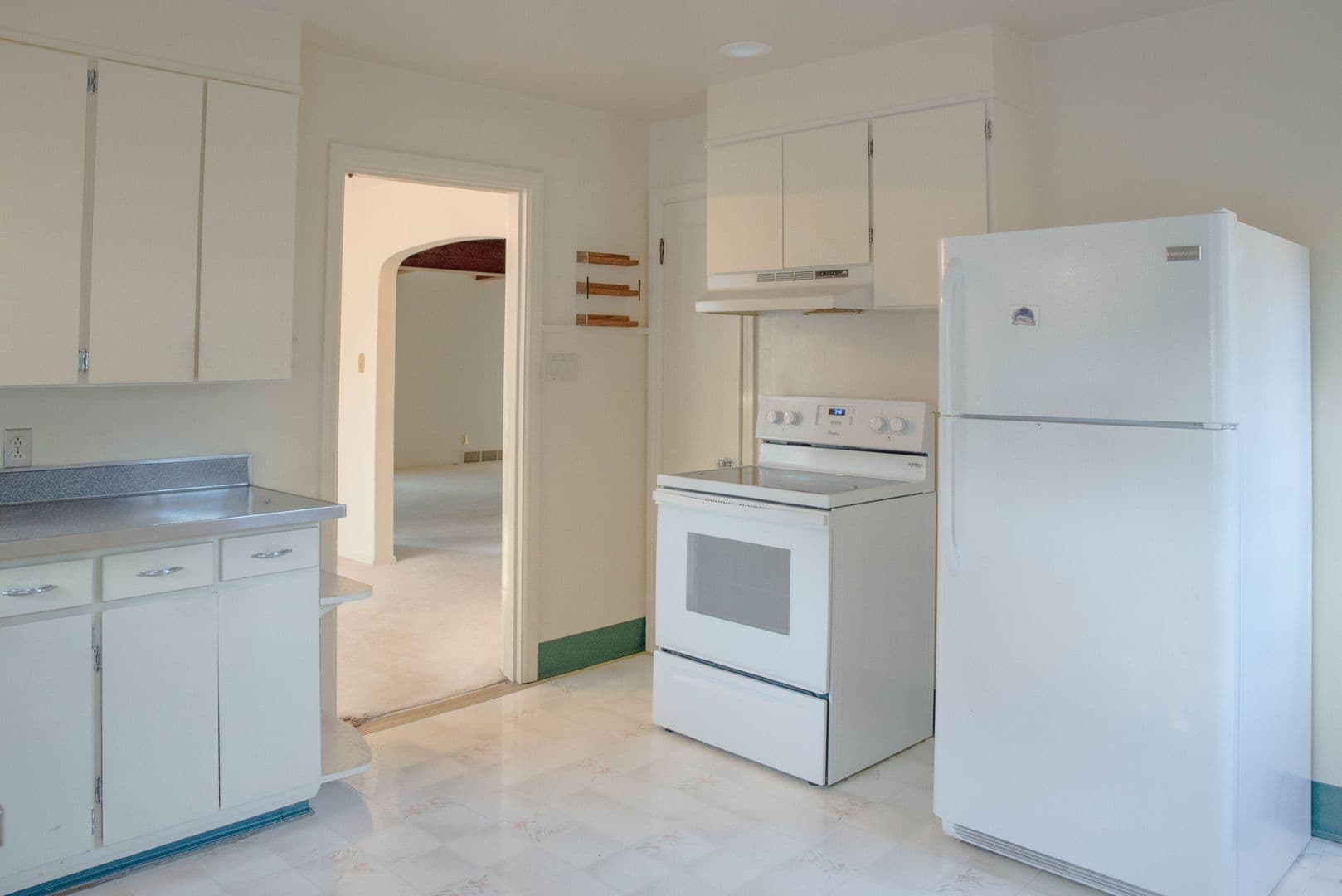 1312 N Woodridge Ave (88 Degree, LLC) 3 of 13