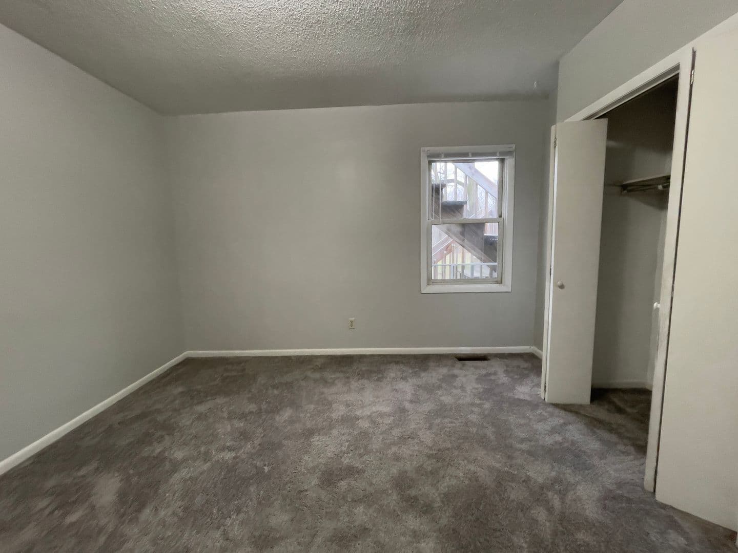 1409 &amp; 1409 1/2 W Jackson St(Cardinal Rentals,LLC) 3 of 21