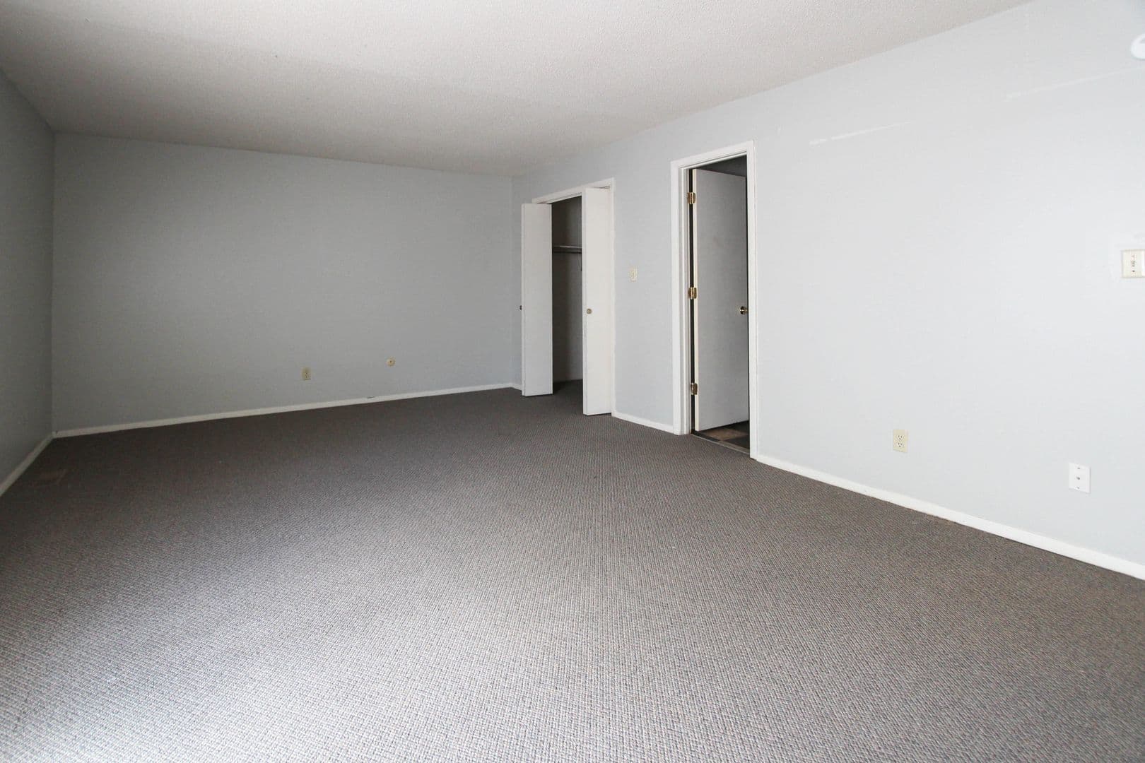 District on Linden - Spacious Units with Private Balconies on the Blue Loop 5 of 10
