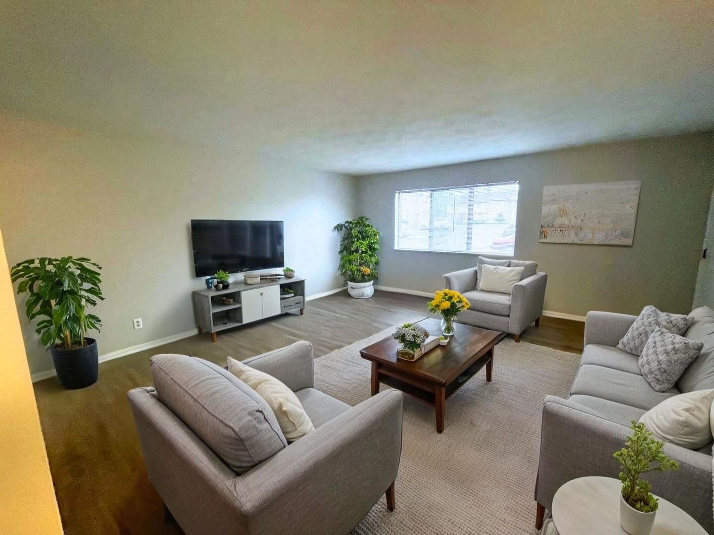Immediate Move-In! Spacious 2-Bedroom Apartments Near Downtown 24 of 32