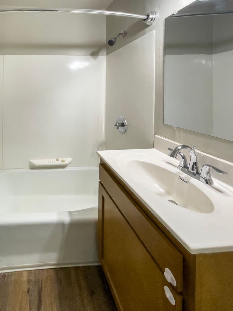 District on Oakwood (DEED Holdings, LLC) 8 of 11