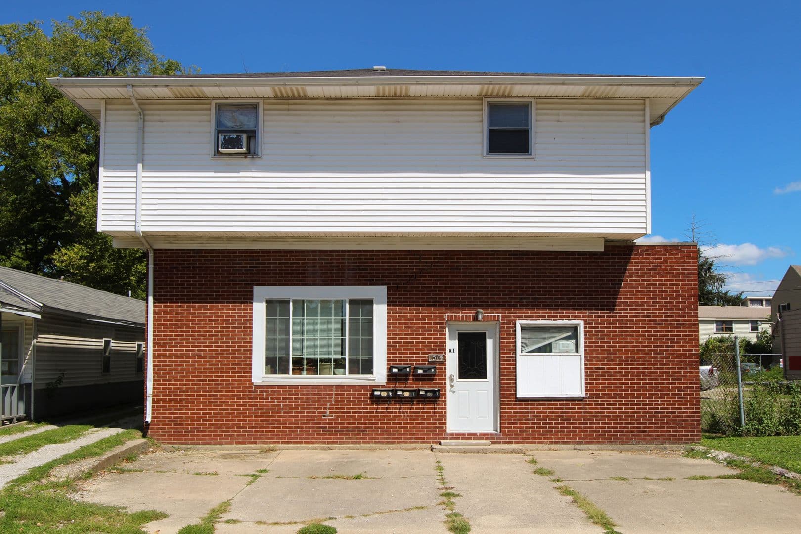 Close to Campus: In-Unit Washer and Dryer 7 of 7