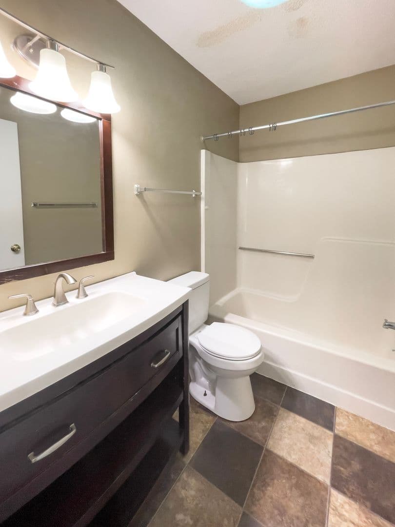 District on Linden - Spacious Units with Private Balconies on the Blue Loop 11 of 15