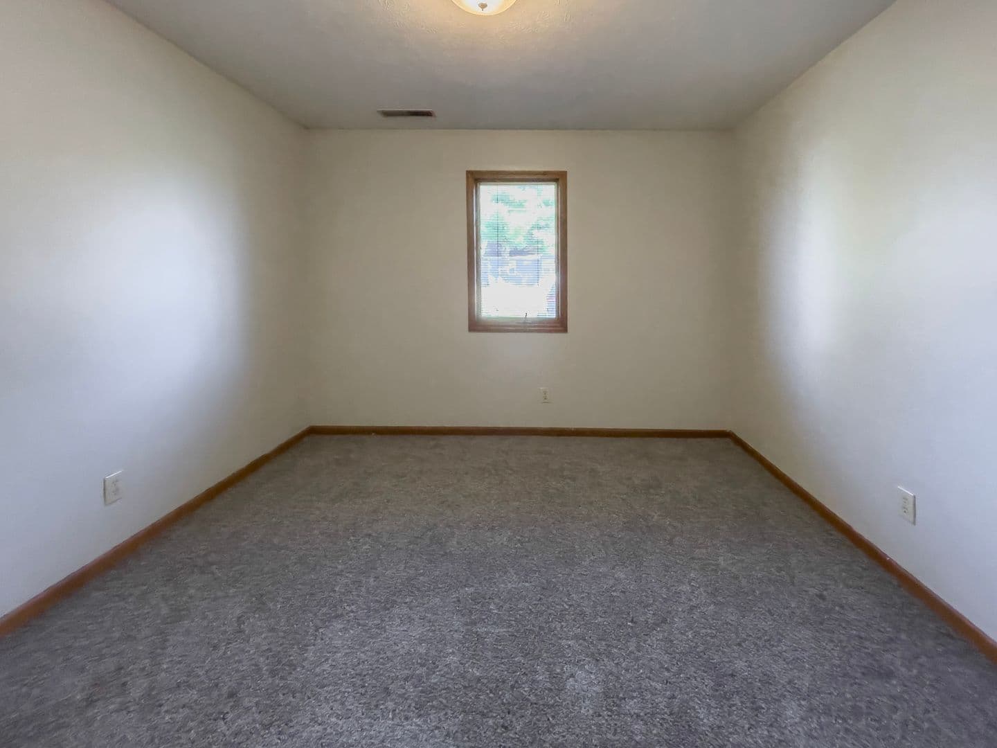 Riverwood Apartments (MH Muncie, LLC) 11 of 16