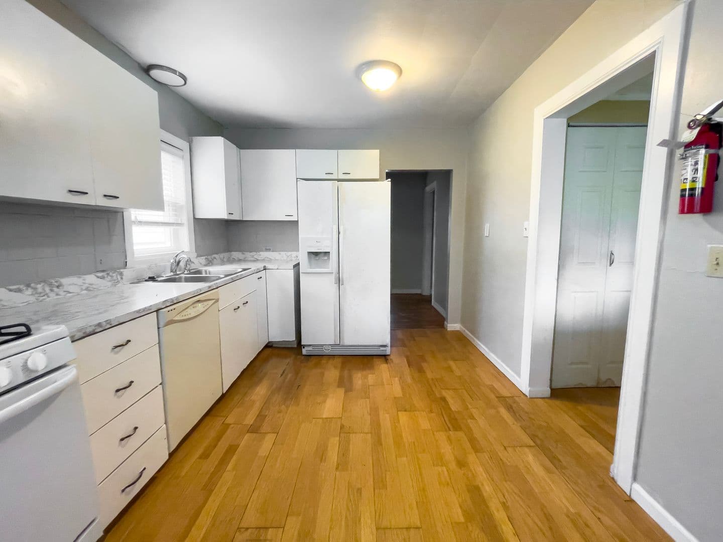 1408 N Mann Ave (88 Degree, LLC) 7 of 33