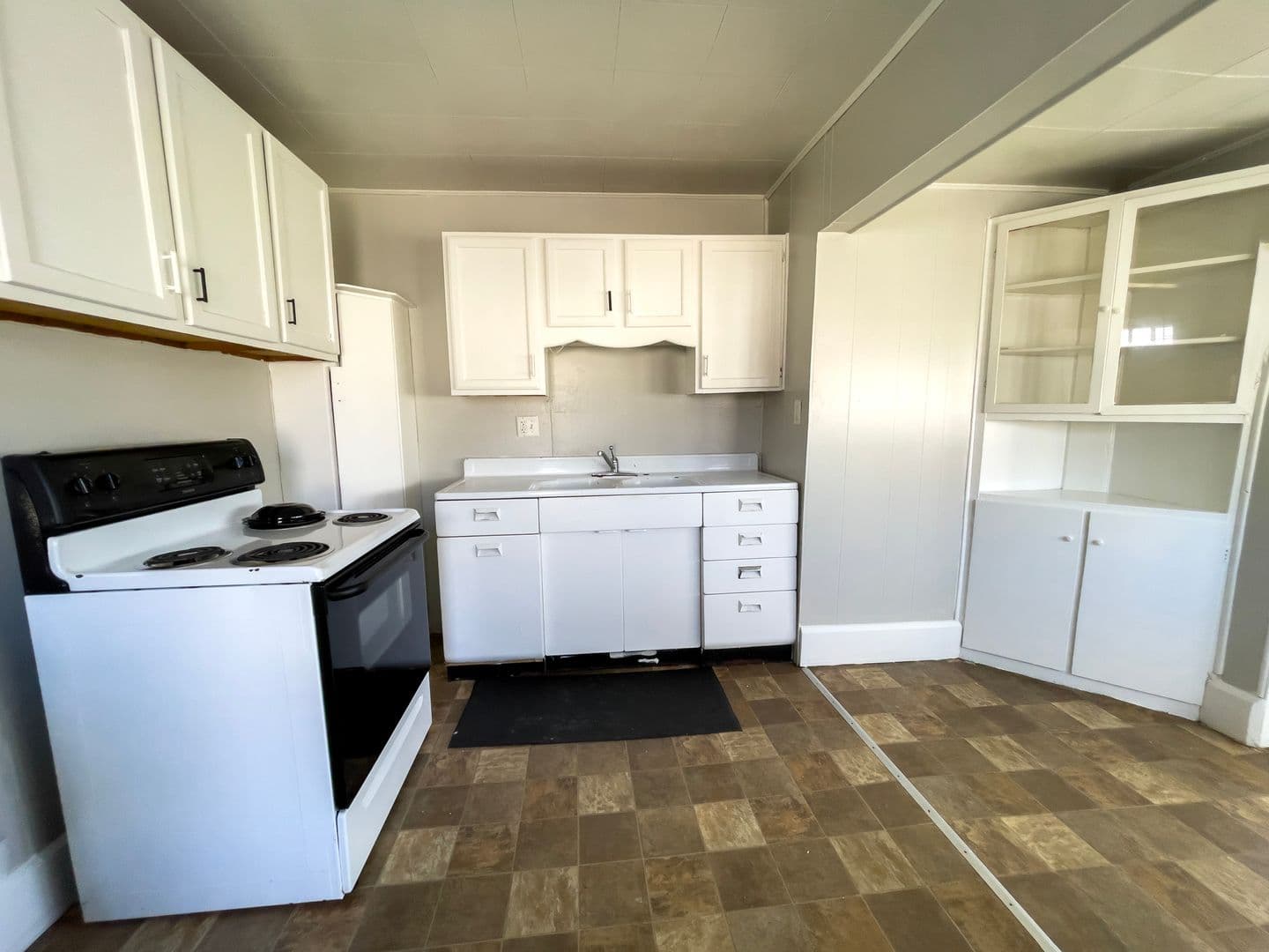 2401 S Mulberry St (Wynn Funds, LLC) 2 of 10