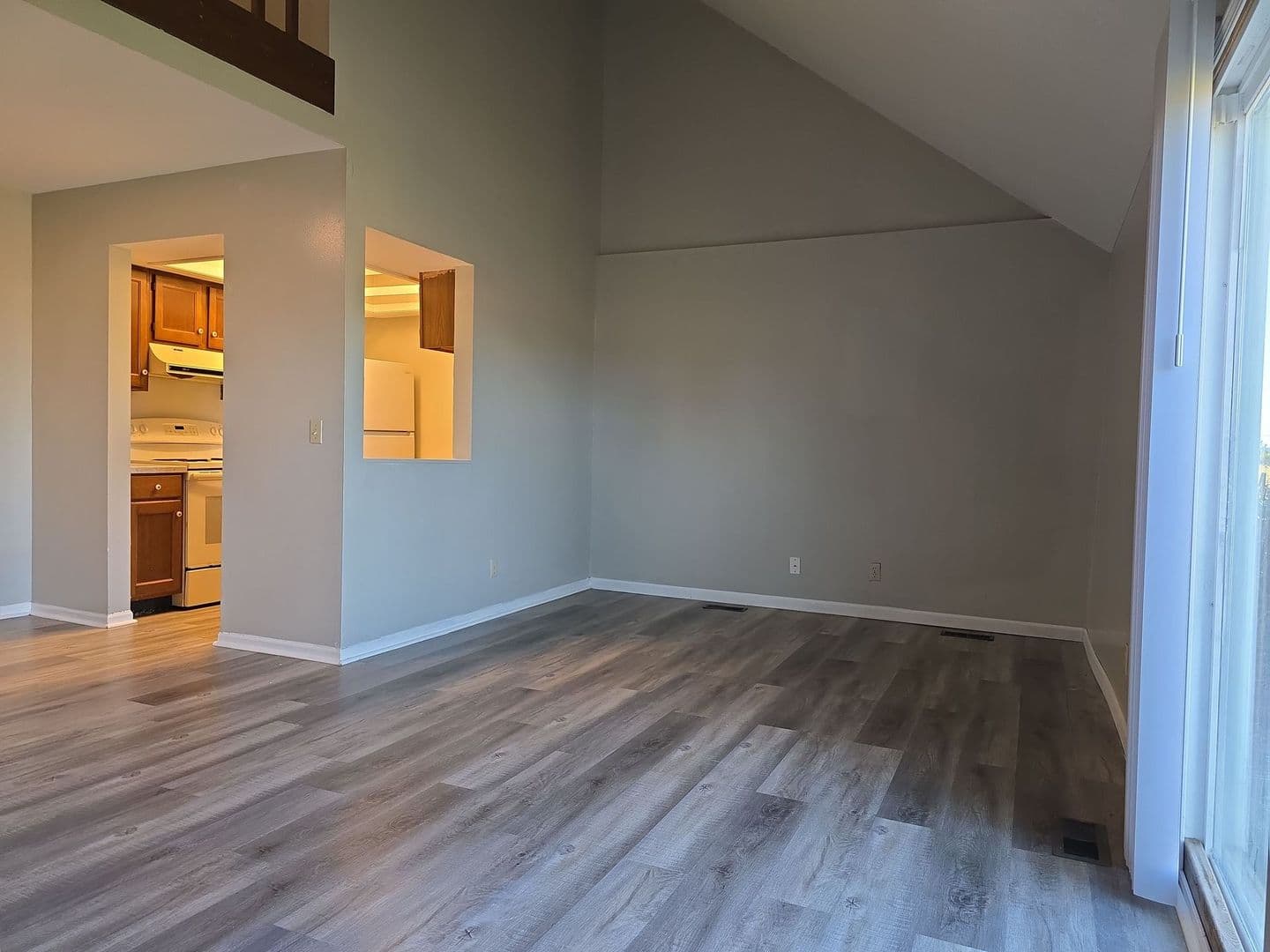 Lynnwood Apartments (DEED Holdings-Woodburn, LLC) 3 of 24