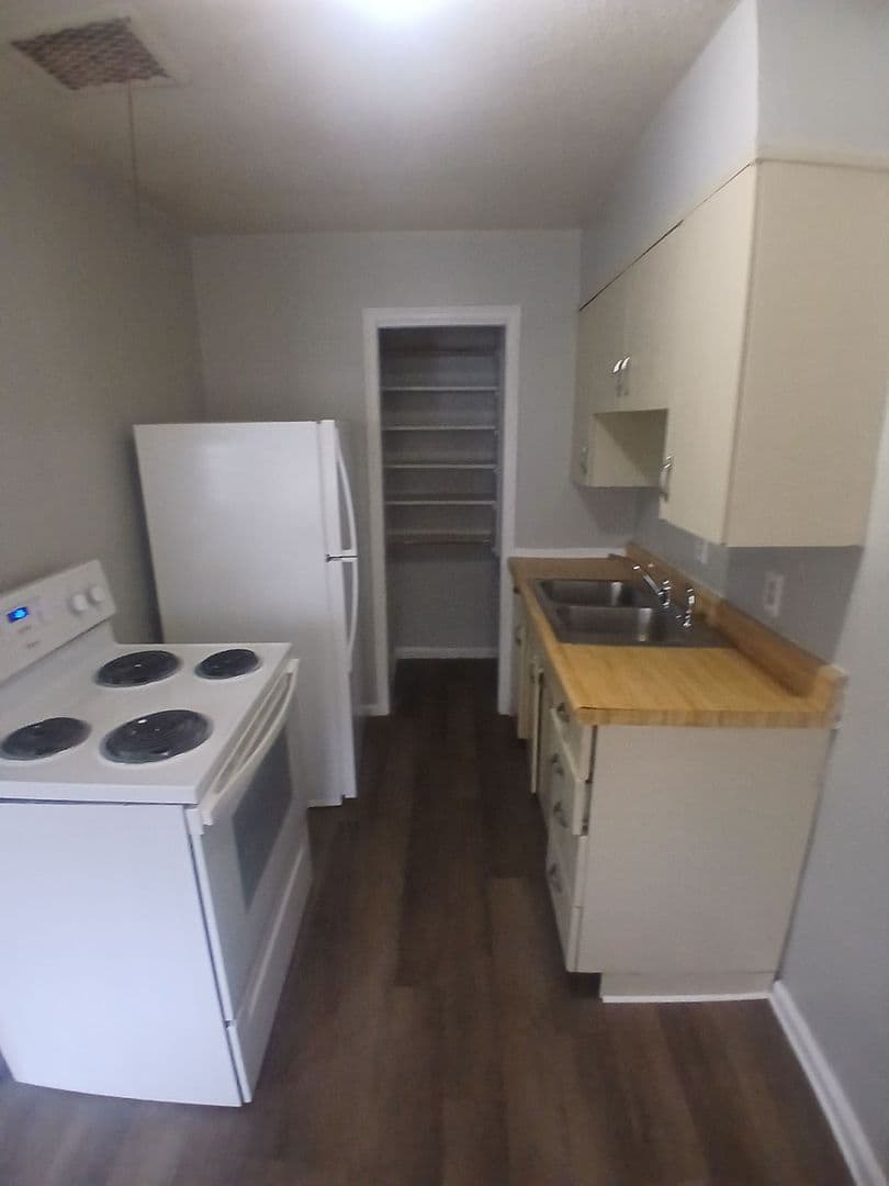 Cozy 1 bedroom, Close to Campus 6 of 13