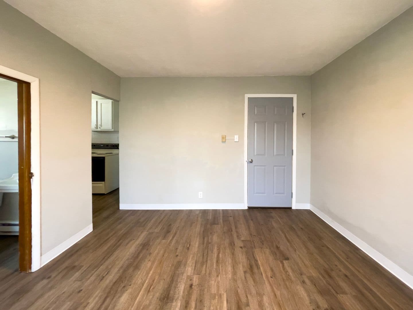 Studio Apartment Near Ball State's Campus & The Village 5 of 32