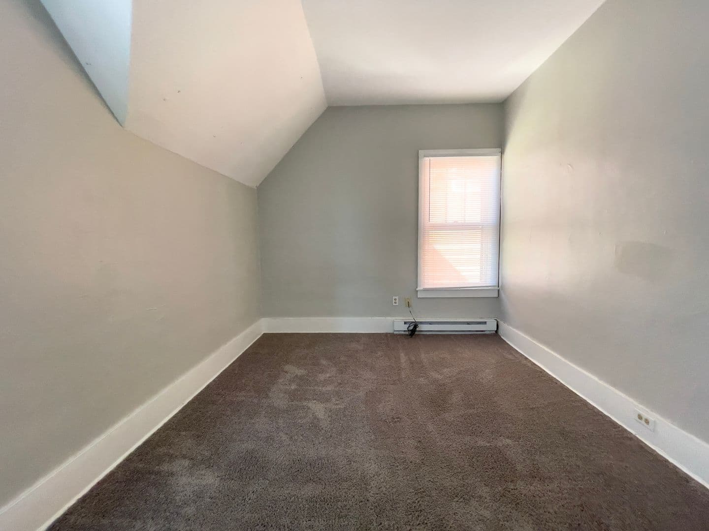 216 N McKinley Ave (88 Degree, LLC) 11 of 17