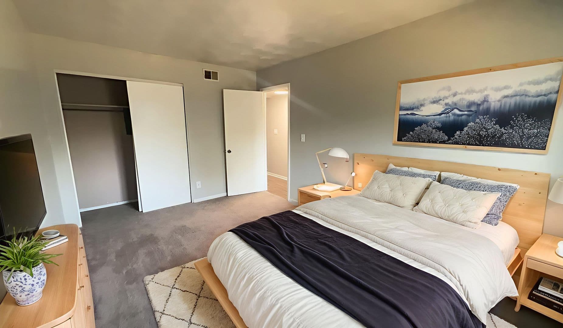 Immediate Move-In! Spacious 2-Bedroom Apartments Near Downtown 15 of 32