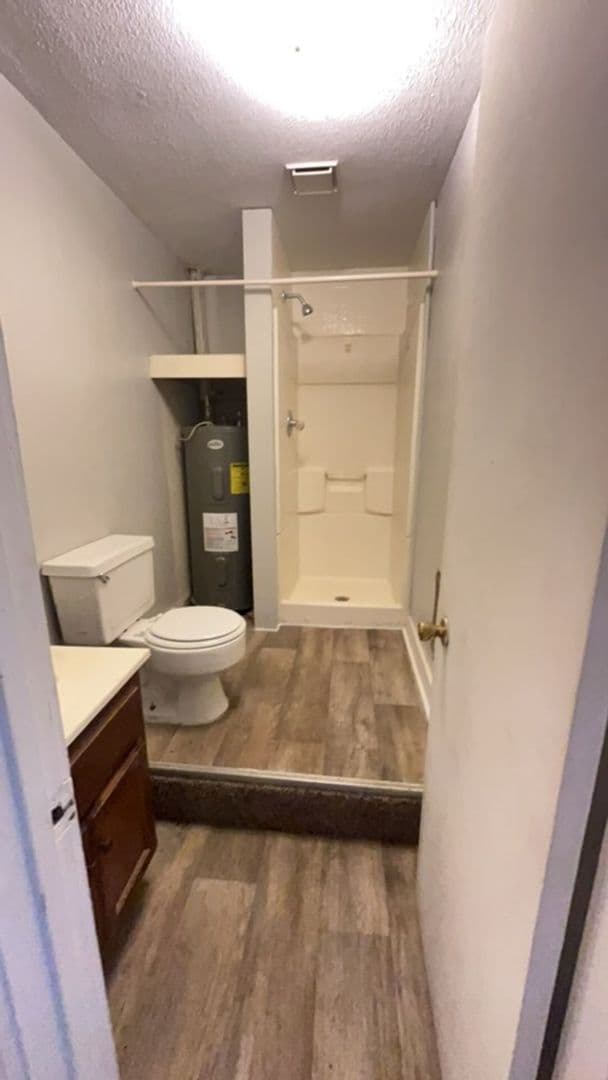 Close to Campus: In-Unit Washer and Dryer 4 of 6
