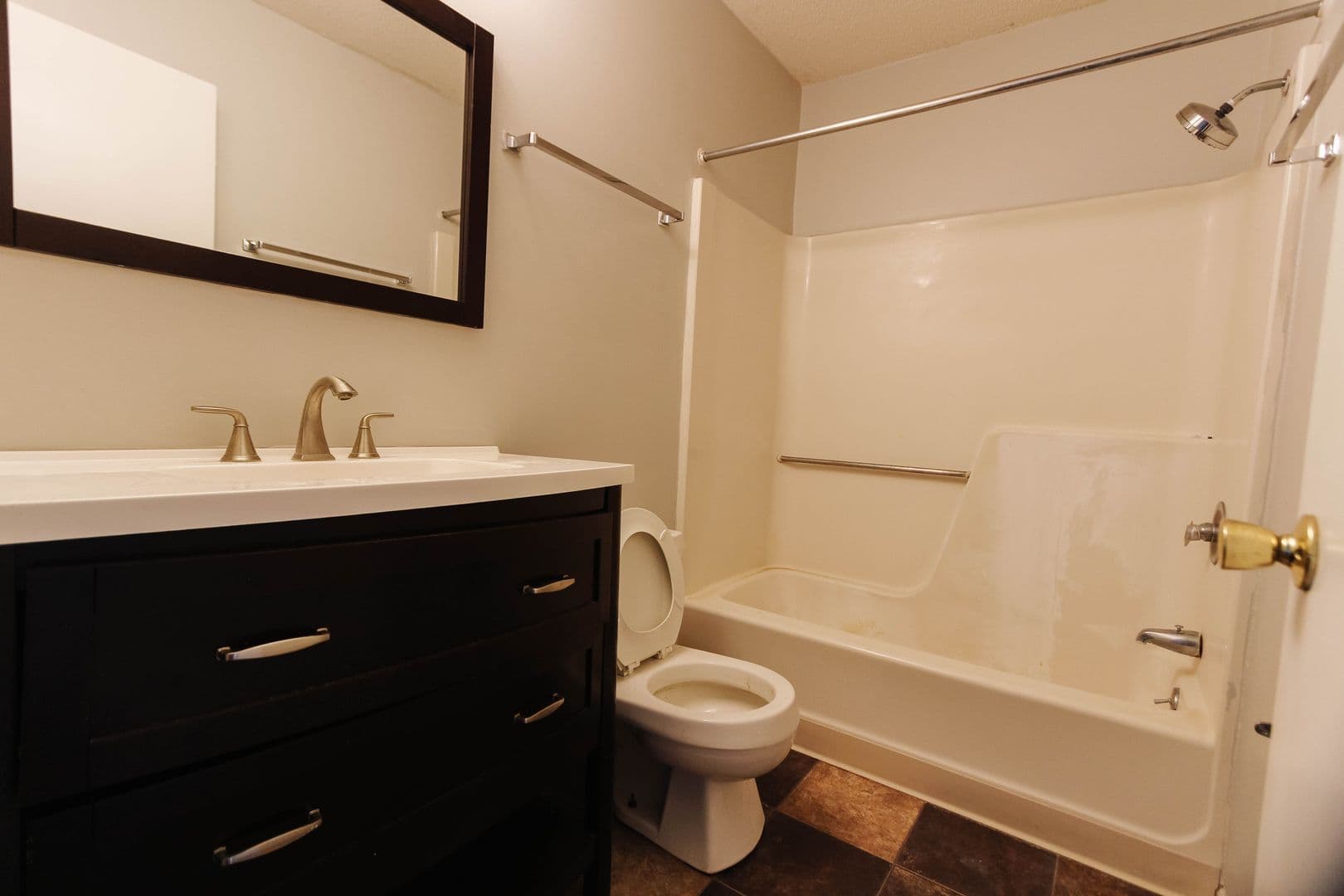 District on Linden - Spacious Units with Private Balconies on the Blue Loop 7 of 10
