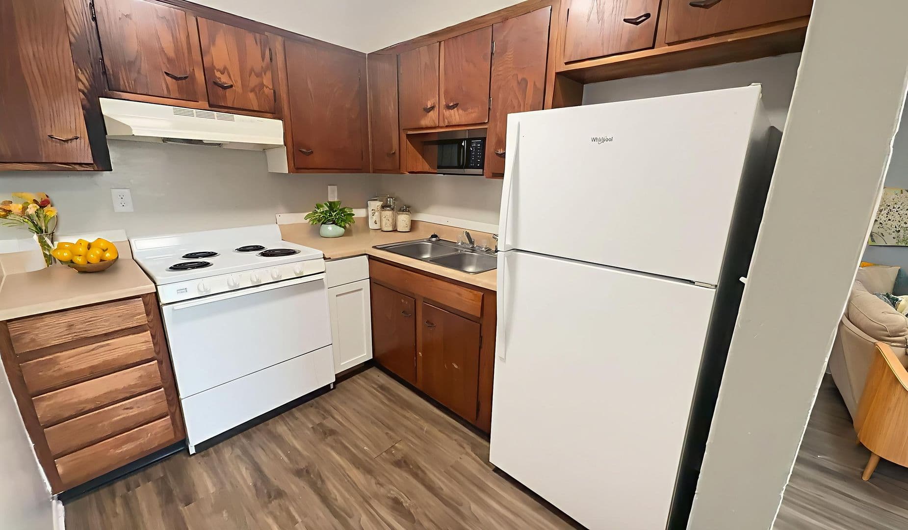 Immediate Move-In! Spacious 2-Bedroom Apartments Near Downtown 13 of 32