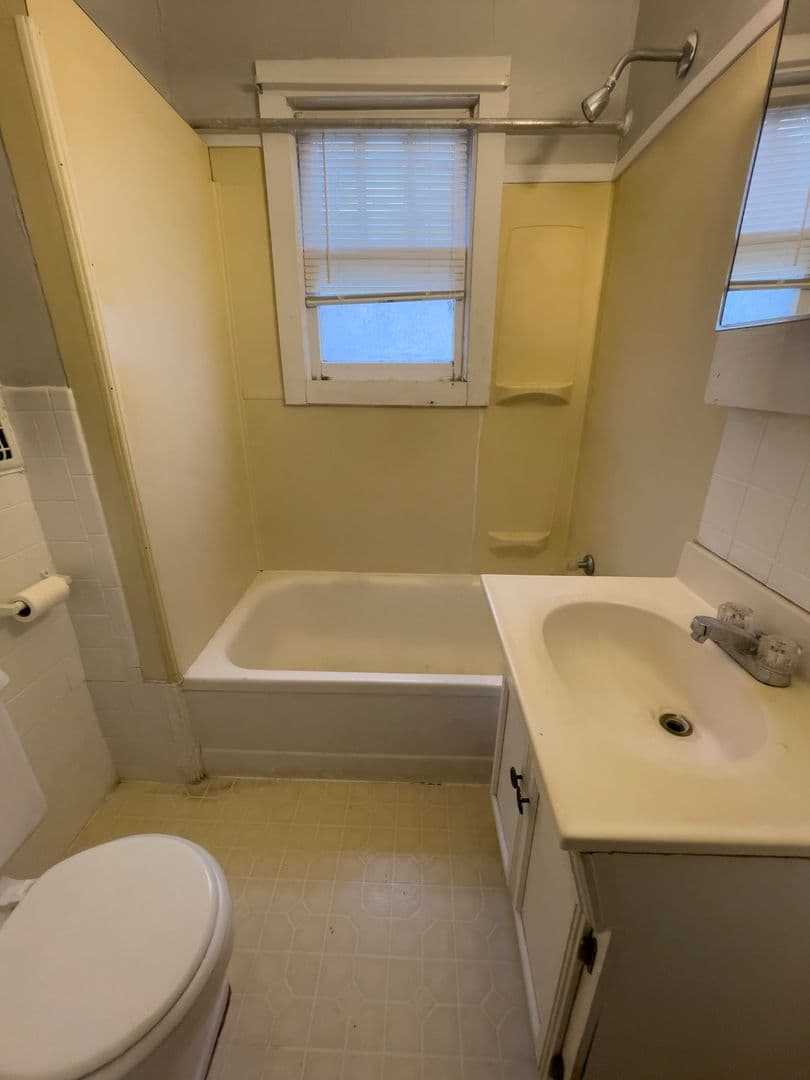 328 &amp; 328 1/2 S Talley Ave (Cardinal Rentals, LLC) 4 of 16