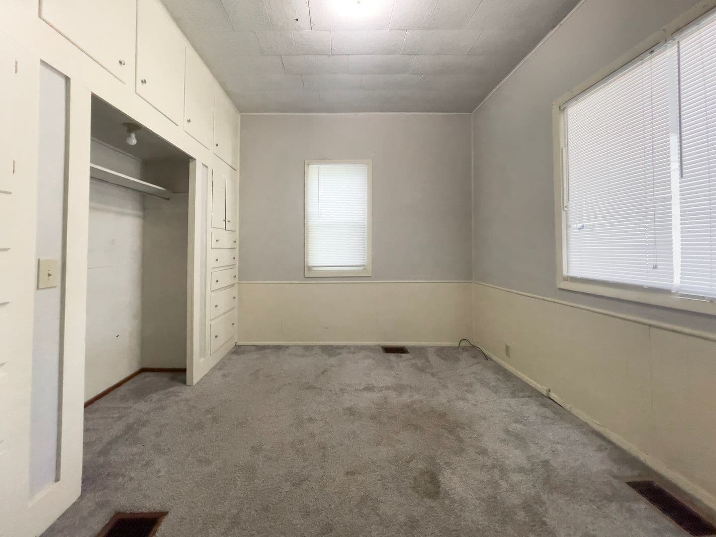 815 &amp; 817 W University Ave (Cardinal Rentals, LLC) 19 of 35
