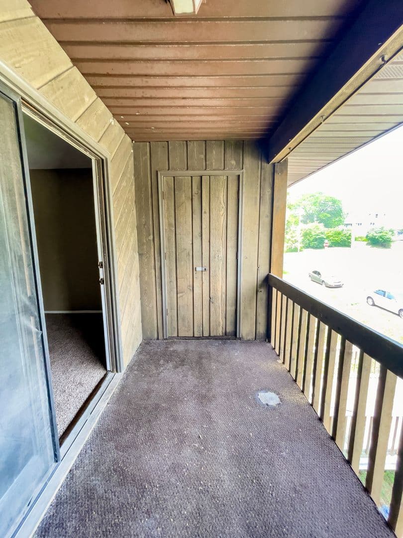 District on Linden - Spacious Units with Private Balconies on the Blue Loop 12 of 15